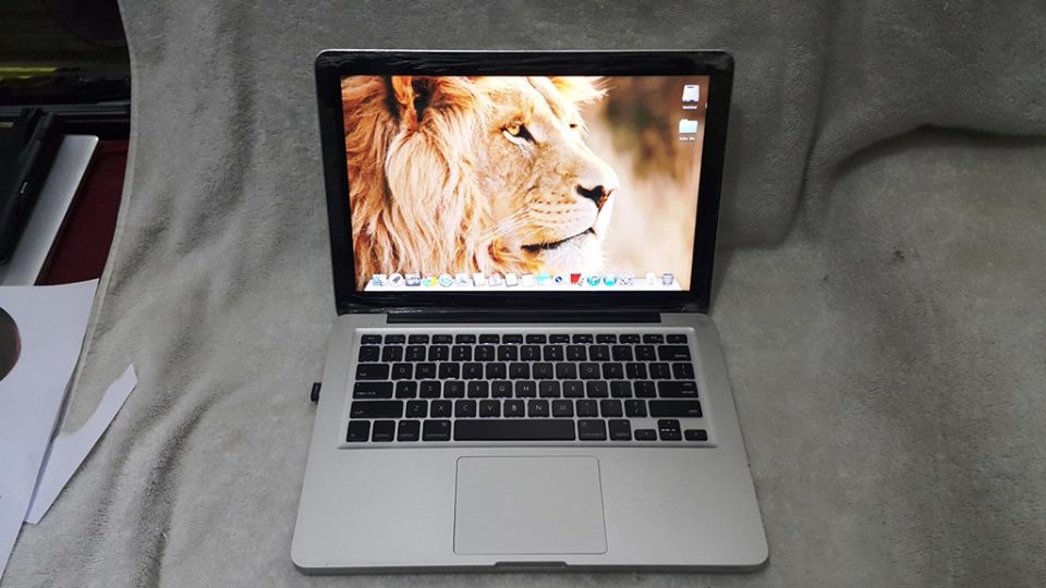 Macbook Pro 2010 model photo