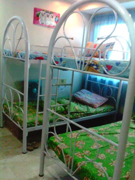Dormitory/Bedspacer Ladies Php5500 monthly per person. SHARE-A-place–Airconditioned. KATIPUNAN , LOYOLA HEIGHTS, ATENEO ADMU MC MIRIAM UP Diliman photo