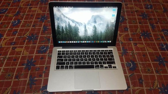 Apple MacBook Pro core i5 2.3Ghz with Paid Apps photo