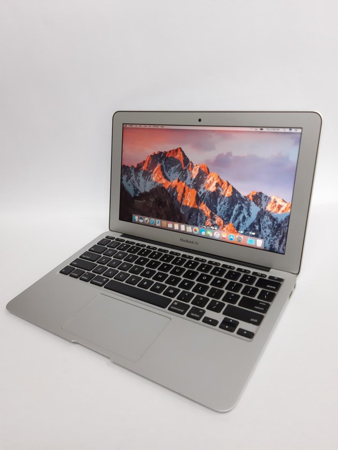 MacBook Air (11-inch 2013) photo